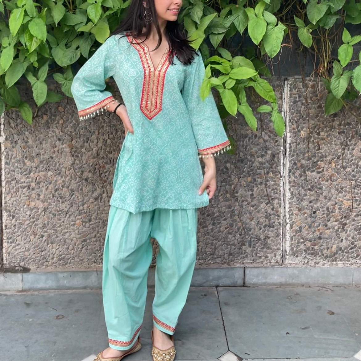 Turq bandhani set