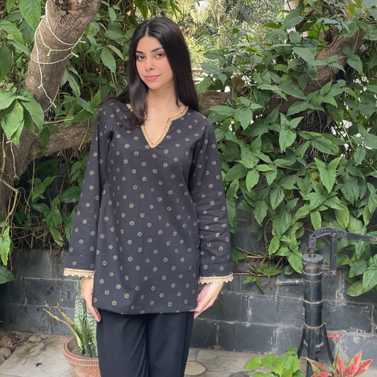 Black & Gold (+ pockets)