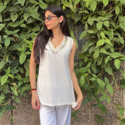 White sleeveless frill kurti