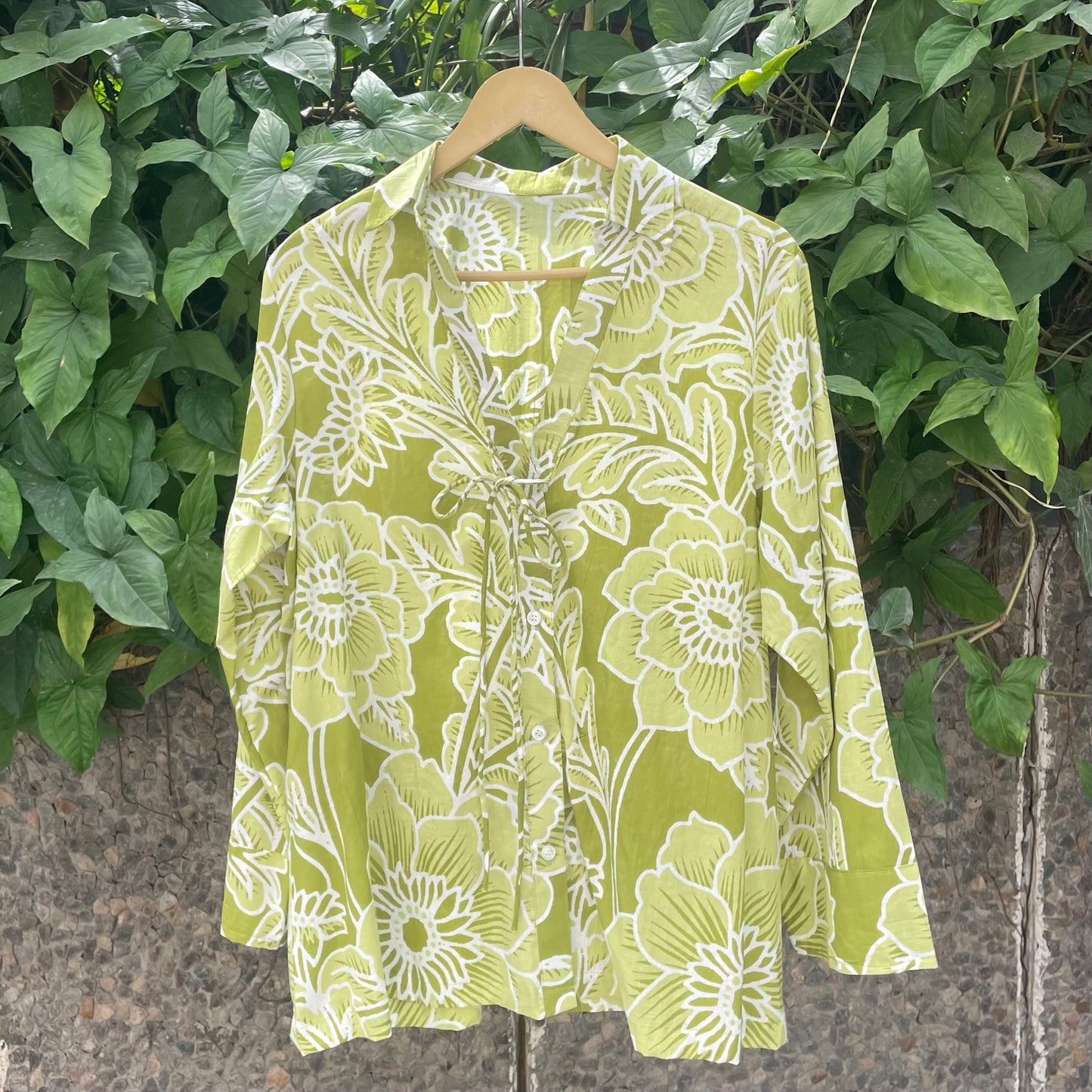 Bell sleeves shirts with string