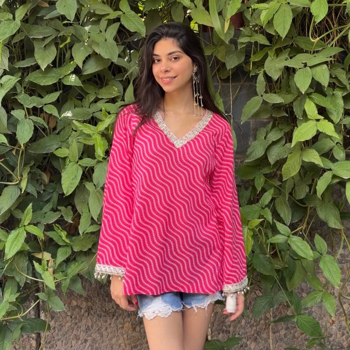Short pink bandhani kurti